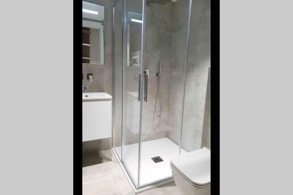 Appartamento 2 Chambres Refait à Neuf, Climatisé, à 2 Min De La Nizza